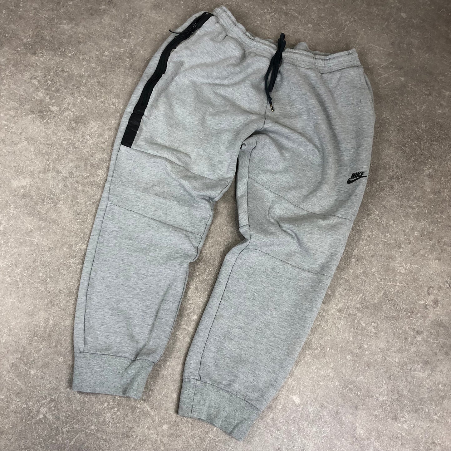 Nike Tech Fleece (XL)