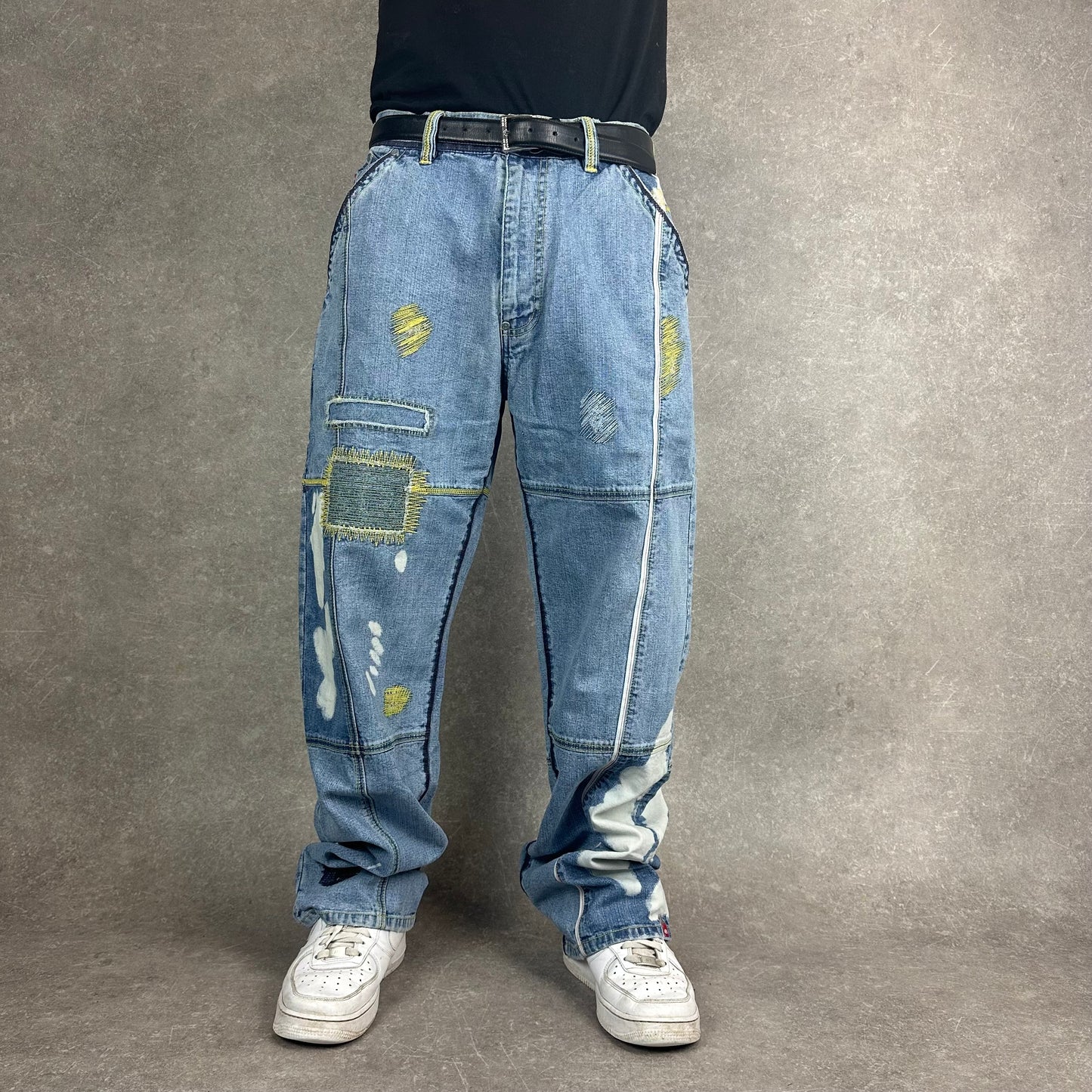 Eckö Embroidered Baggy Jeans (M)