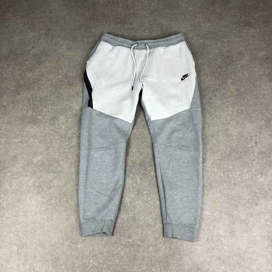 Nike Tech Fleece (L)