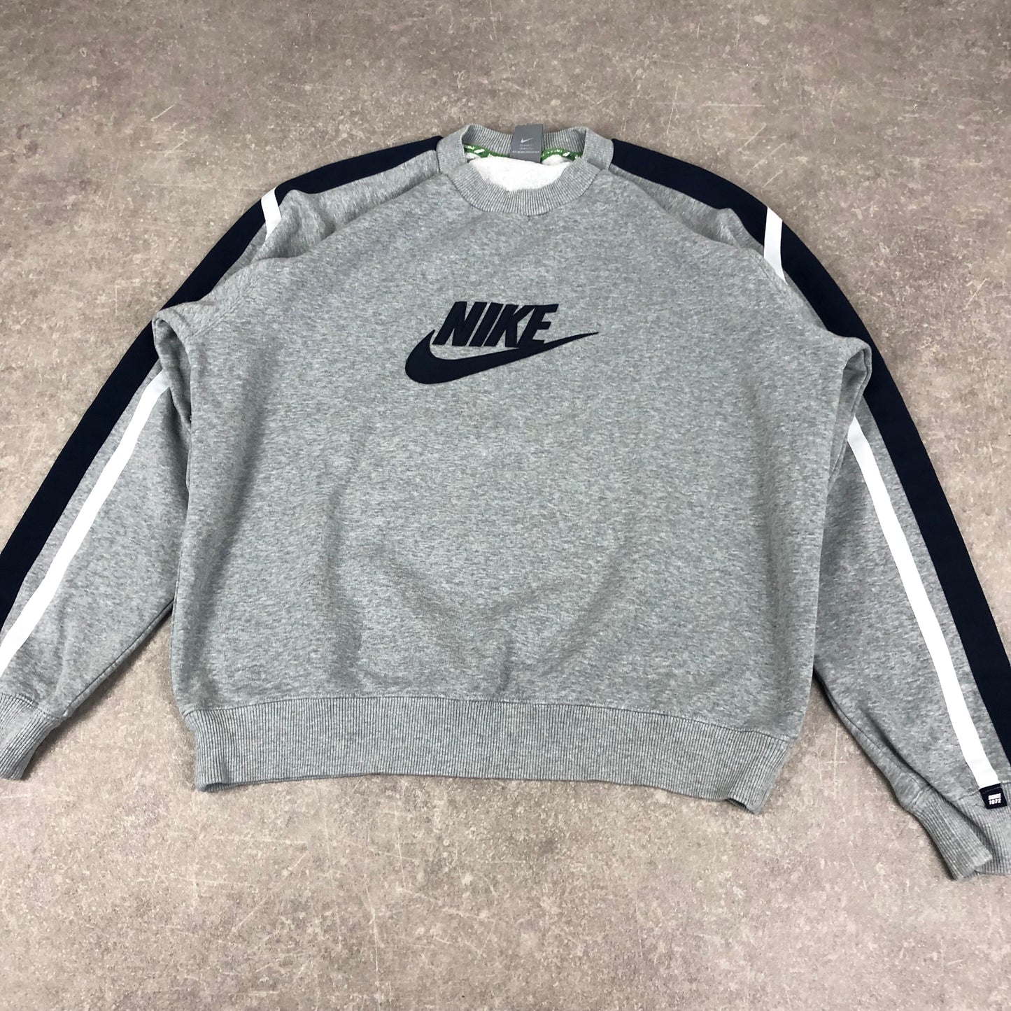 Vintage Nike Spellout Sweater (M-L)