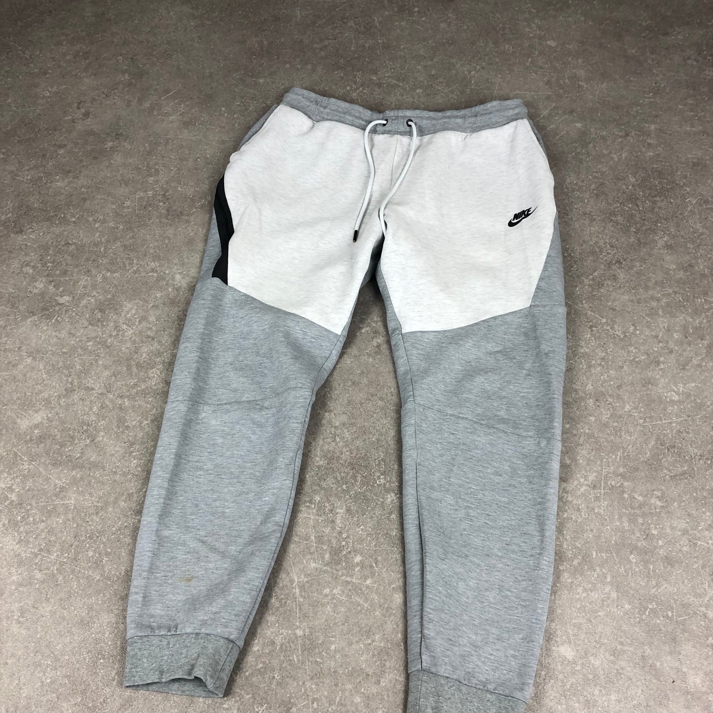 Nike Tech Fleece (L)