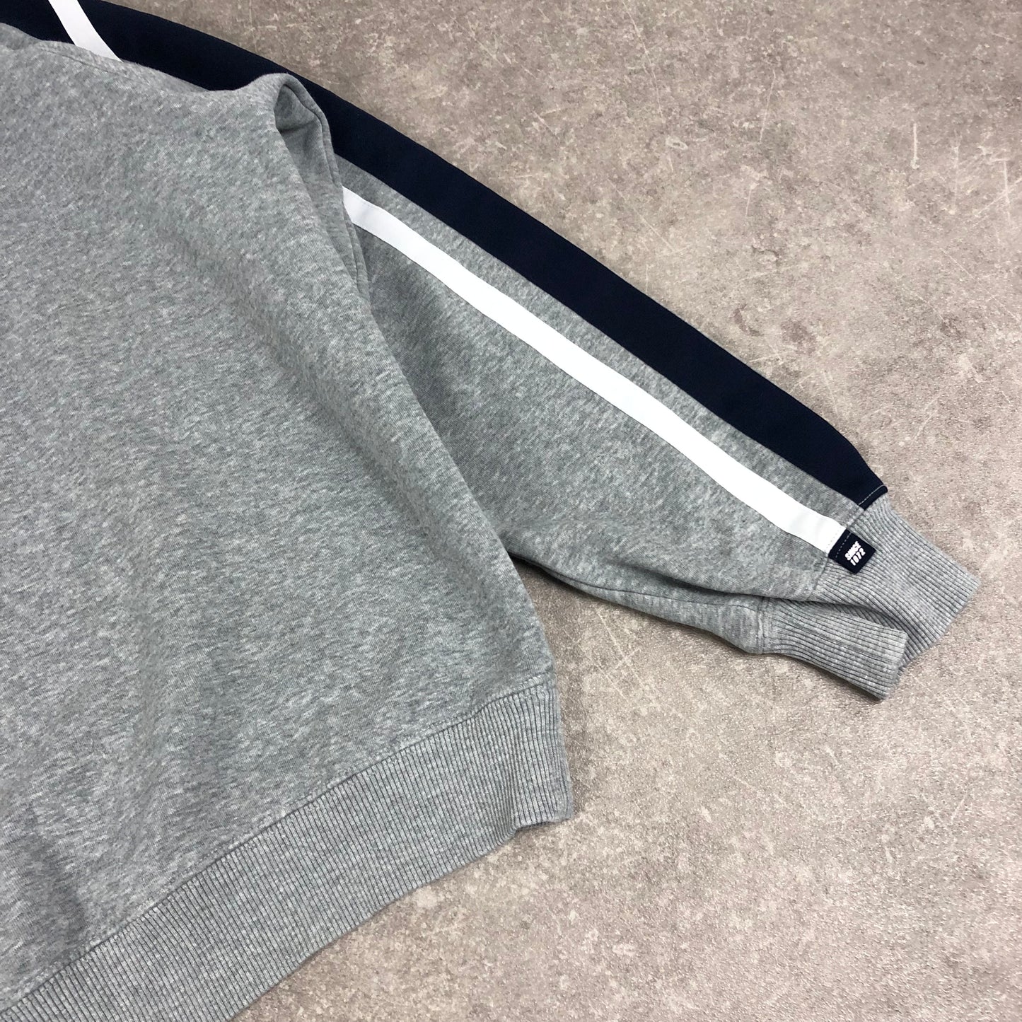 Vintage Nike Spellout Sweater (M-L)