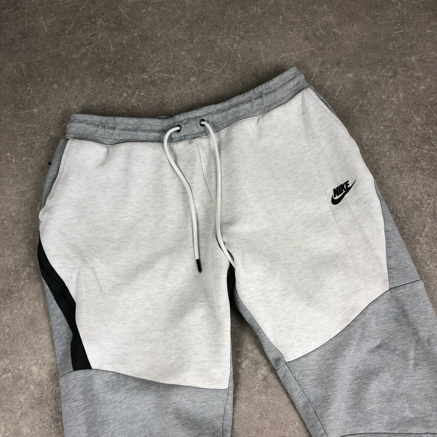 Nike Tech Fleece (L)