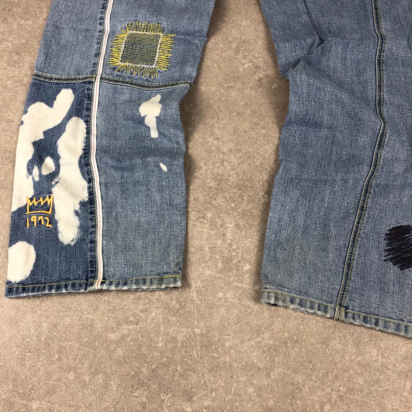 Eckö Embroidered Baggy Jeans (M)