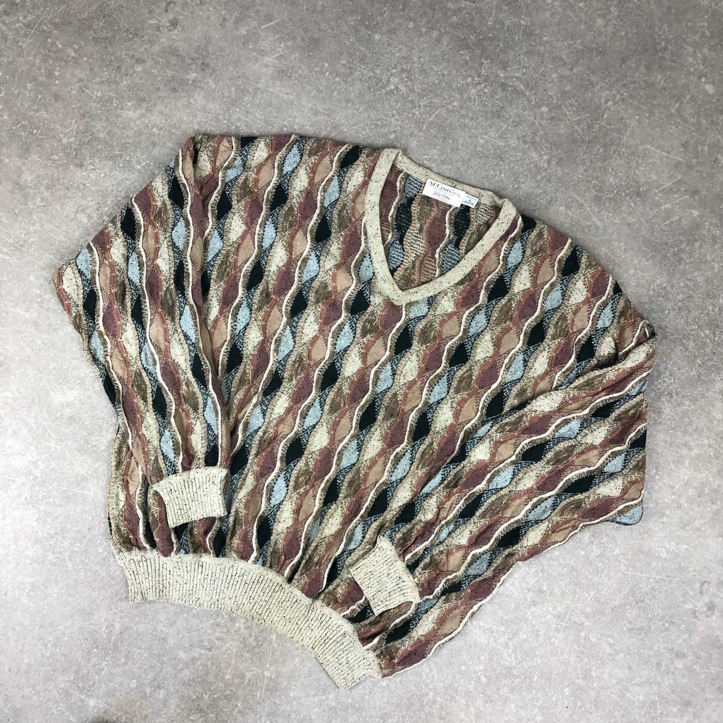 Coogi Style Sweater (M-L)